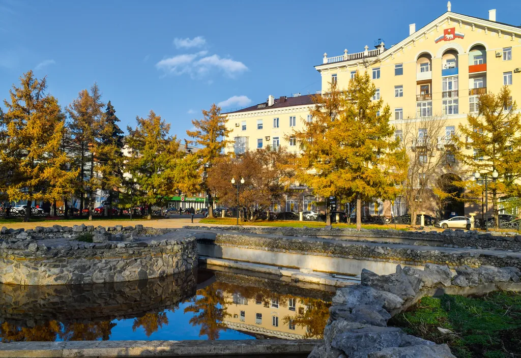 Сквер им. Ф. Э. Дзержинского / Dzerzhinsky Square